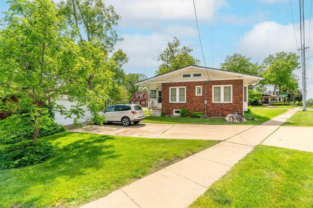 2114 California Street, Cedar Falls, IA 50613