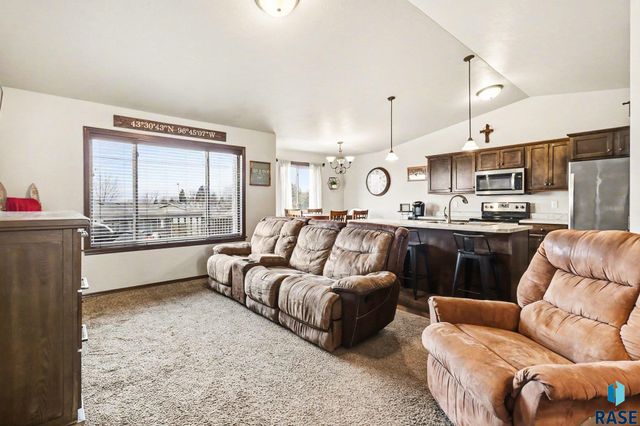 6321 N Seubert Ave Avenue, Sioux Falls, SD 57104