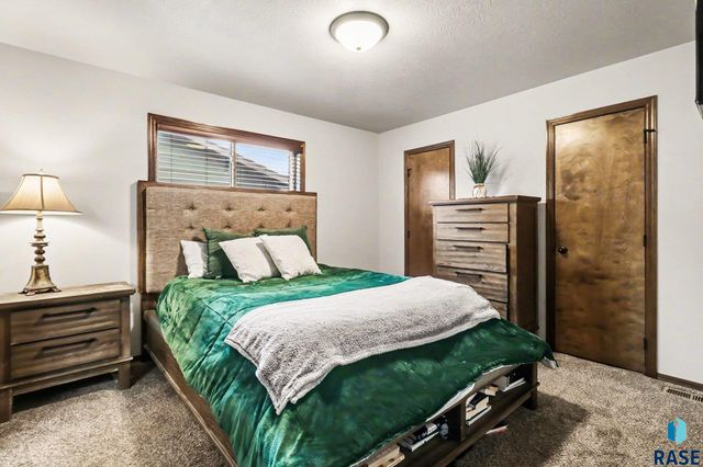 6321 N Seubert Ave Avenue, Sioux Falls, SD 57104