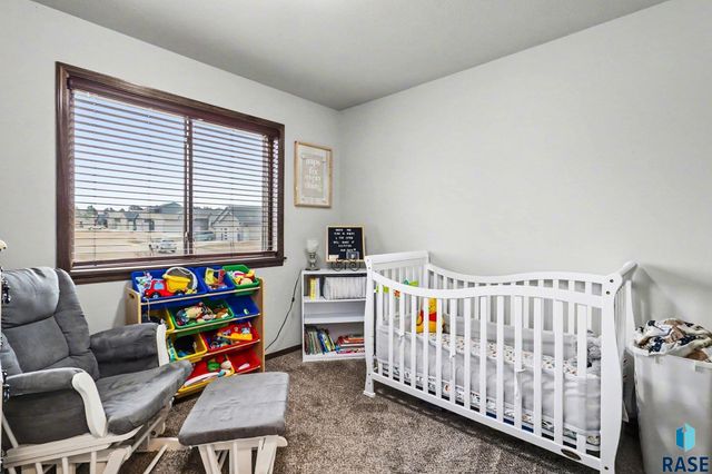 6321 N Seubert Ave Avenue, Sioux Falls, SD 57104