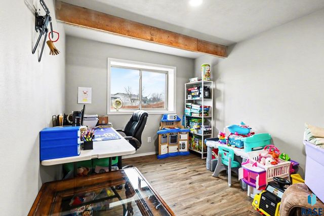 6321 N Seubert Ave Avenue, Sioux Falls, SD 57104