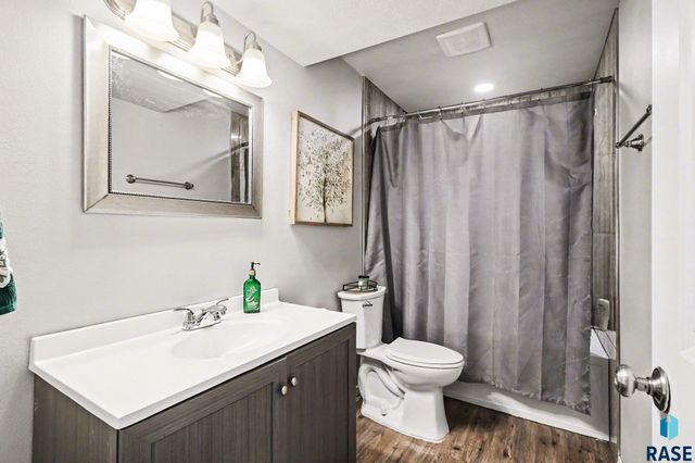 6321 N Seubert Ave Avenue, Sioux Falls, SD 57104