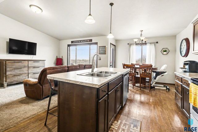 6321 N Seubert Ave Avenue, Sioux Falls, SD 57104