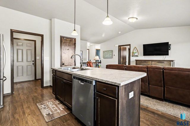 6321 N Seubert Ave Avenue, Sioux Falls, SD 57104