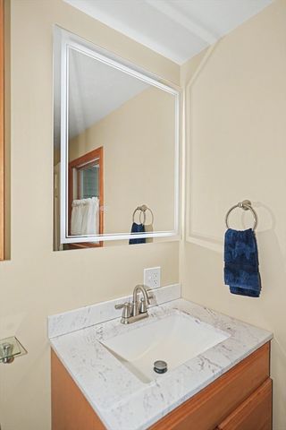 42 Cherlyn Dr, Northborough, MA 01532