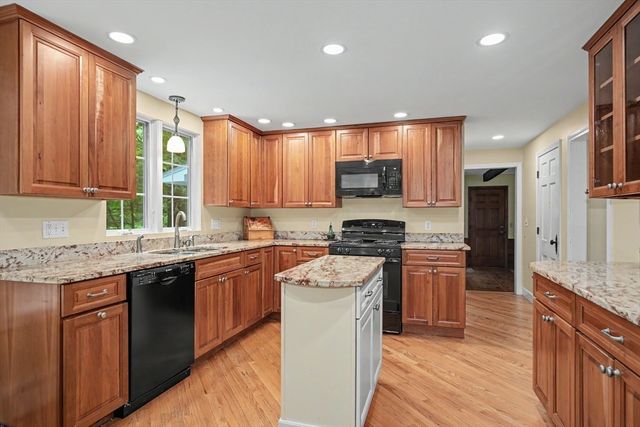 42 Cherlyn Dr, Northborough, MA 01532
