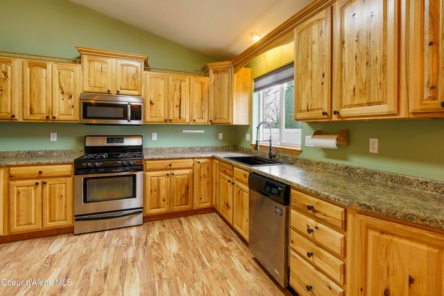 3991 N SLAZENGER LN, Post Falls, ID 83854