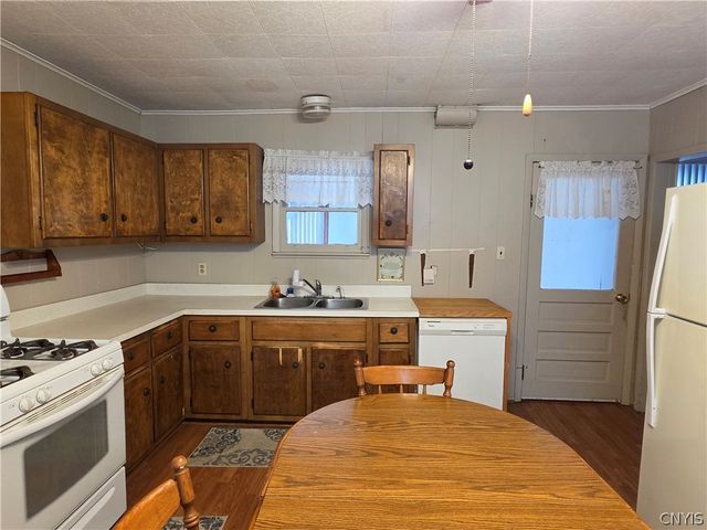 1124 Hammond Avenue, Utica, NY 13501