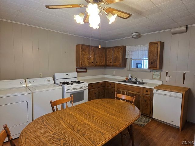 1124 Hammond Avenue, Utica, NY 13501