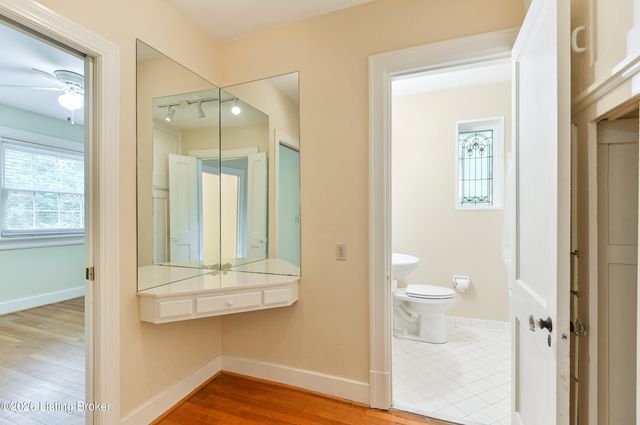 2082 Douglass Blvd APT 18, Louisville, KY 40205