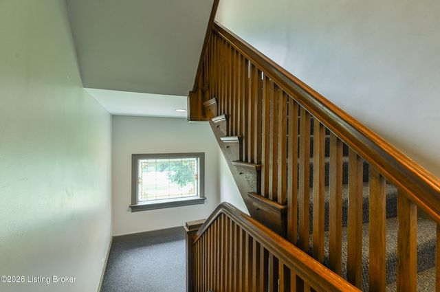 2082 Douglass Blvd APT 18, Louisville, KY 40205
