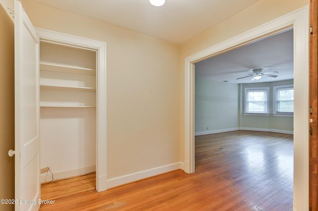 2082 Douglass Blvd APT 18, Louisville, KY 40205