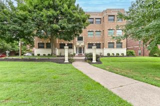 2082 Douglass Blvd APT 18, Louisville, KY 40205