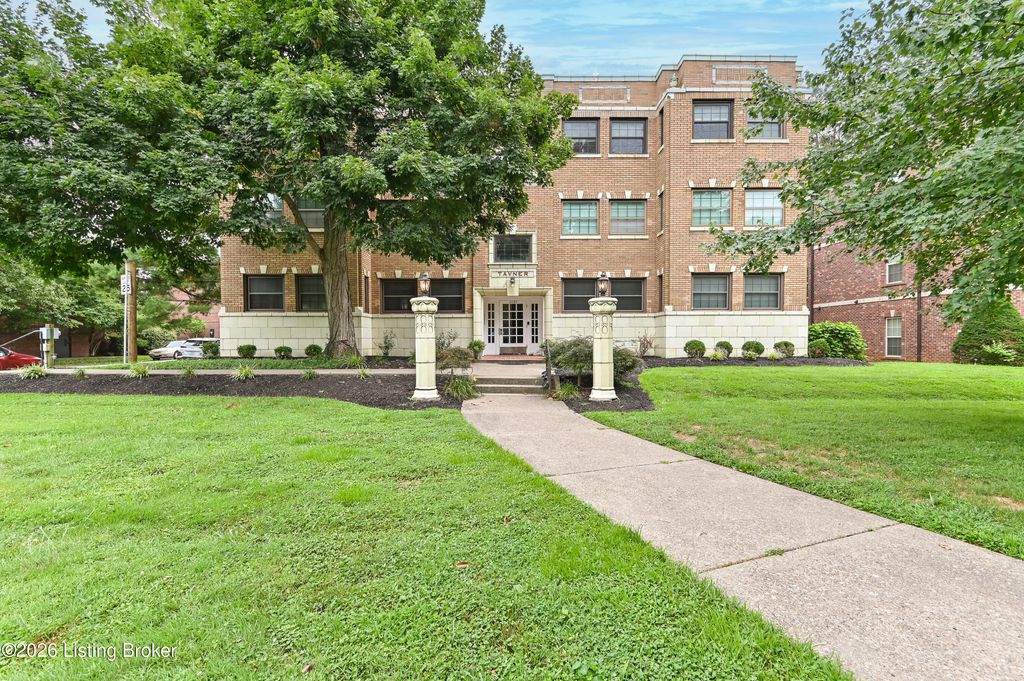 2082 Douglass Blvd APT 18, Louisville, KY 40205