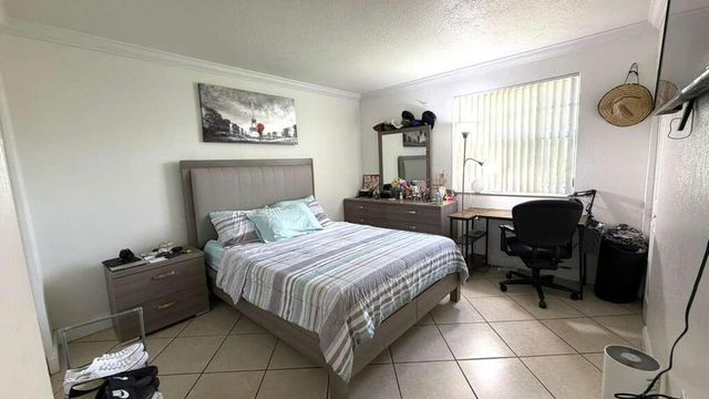9711 Fontainebleau Boulevard D105, Miami, FL 33172