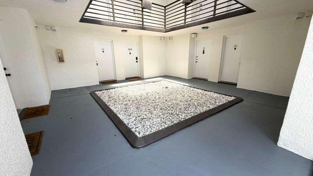 9711 Fontainebleau Boulevard D105, Miami, FL 33172