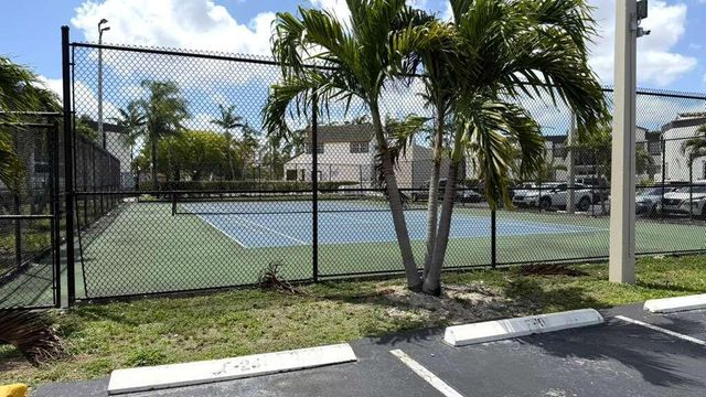 9711 Fontainebleau Boulevard D105, Miami, FL 33172