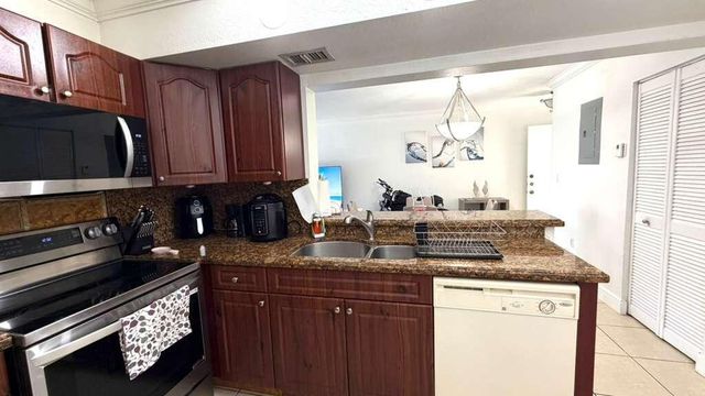 9711 Fontainebleau Boulevard D105, Miami, FL 33172