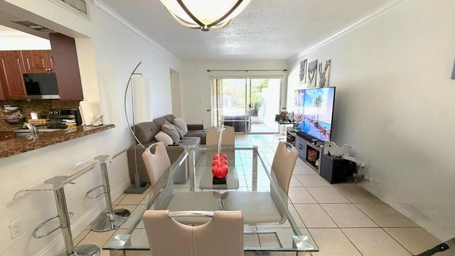 9711 Fontainebleau Boulevard D105, Miami, FL 33172