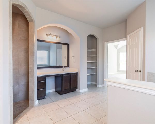 545 Braewick Drive, Fort Worth, TX 76131