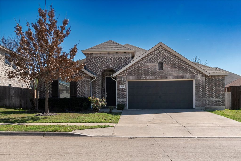545 Braewick Drive, Fort Worth, TX 76131