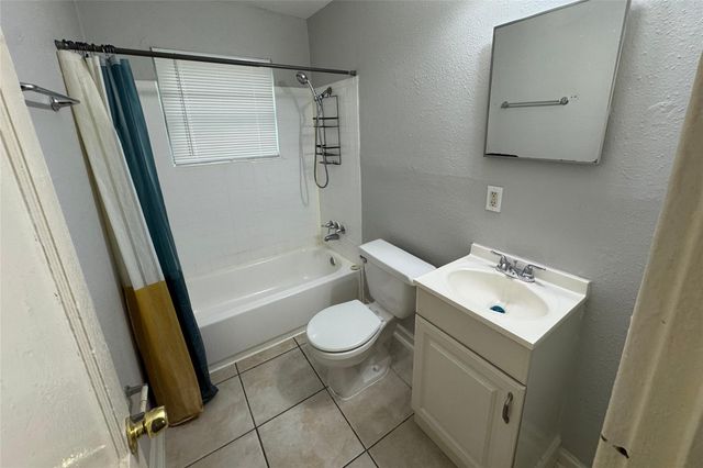5122 Windemere Street, Houston, TX 77033