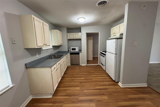 5122 Windemere Street, Houston, TX 77033