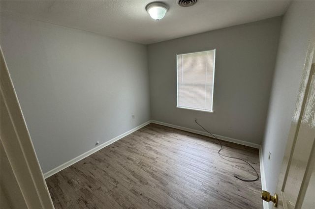 5122 Windemere Street, Houston, TX 77033