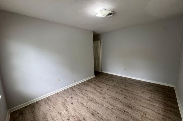 5122 Windemere Street, Houston, TX 77033