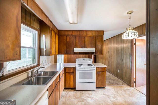 105 Auburn Dr, Warner Robins, GA 31088
