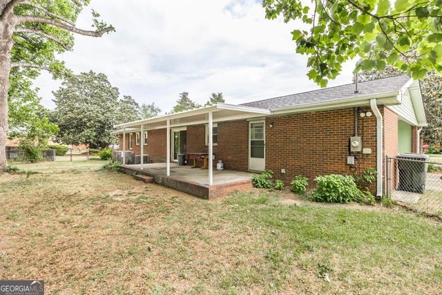 105 Auburn Dr, Warner Robins, GA 31088