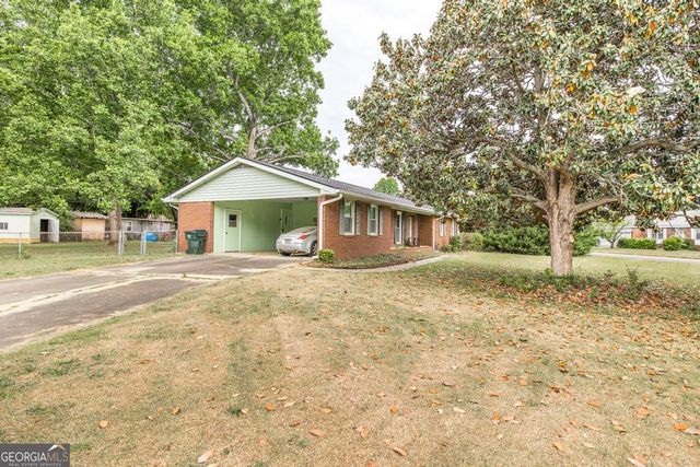 105 Auburn Dr, Warner Robins, GA 31088