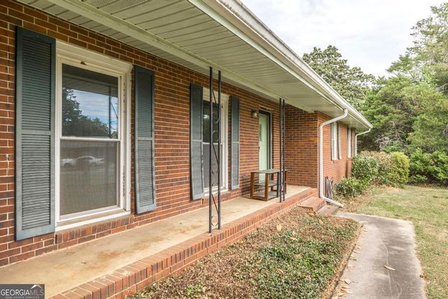 105 Auburn Dr, Warner Robins, GA 31088
