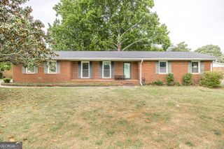105 Auburn Dr, Warner Robins, GA 31088