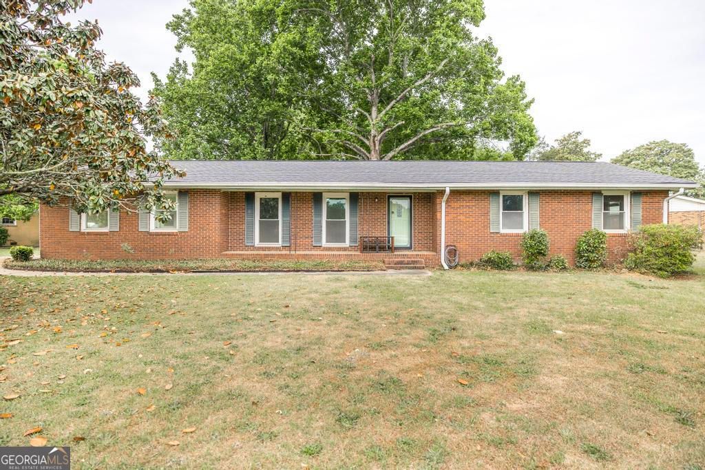 105 Auburn Dr, Warner Robins, GA 31088
