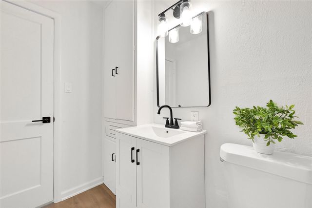 3129 Airport Boulevard, Houston, TX 77051