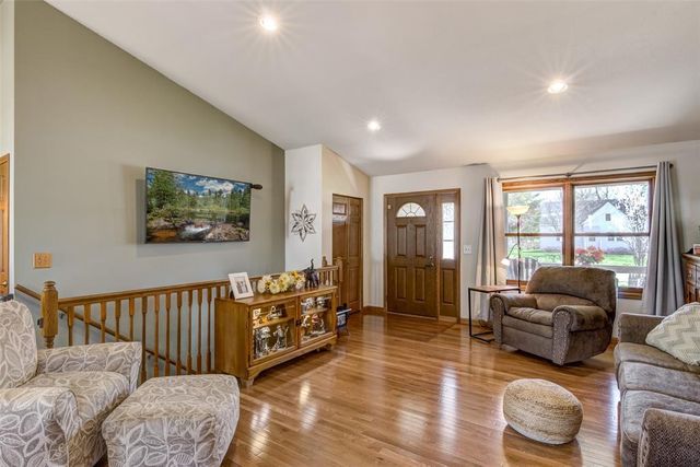 3310 Midway Street, Eau Claire, WI 54703