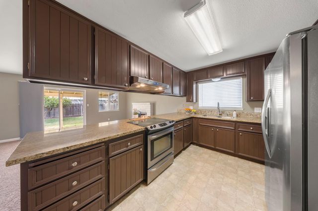 2261 PEACE Way, Turlock, CA 95382