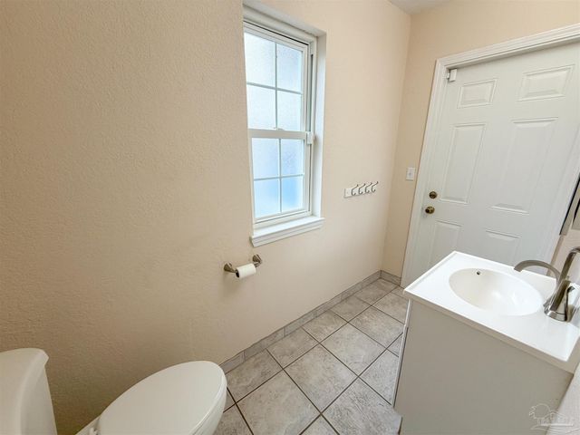 3915 Potosi Rd, Pensacola, FL 32504