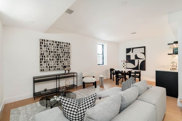 20 Keith St 20, Watertown, MA 02472