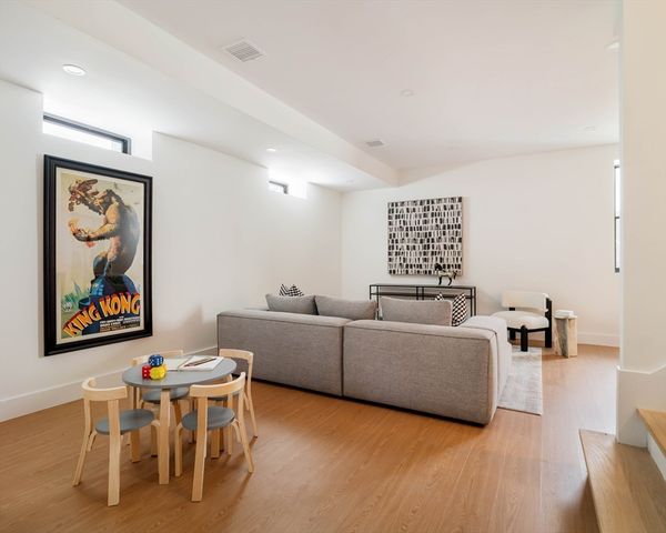 20 Keith St 20, Watertown, MA 02472
