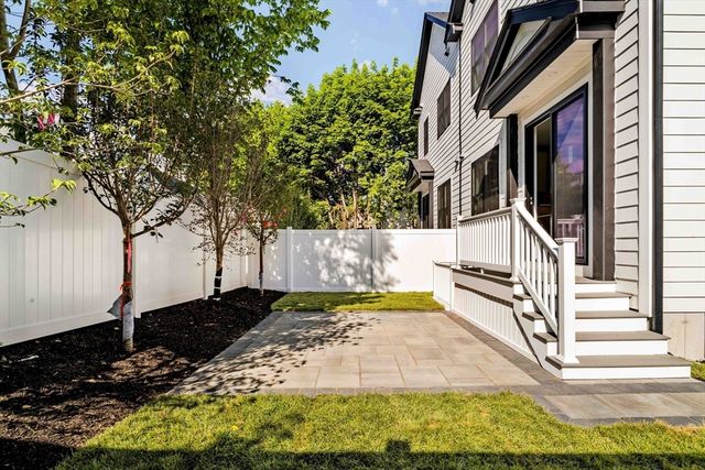 20 Keith St 20, Watertown, MA 02472