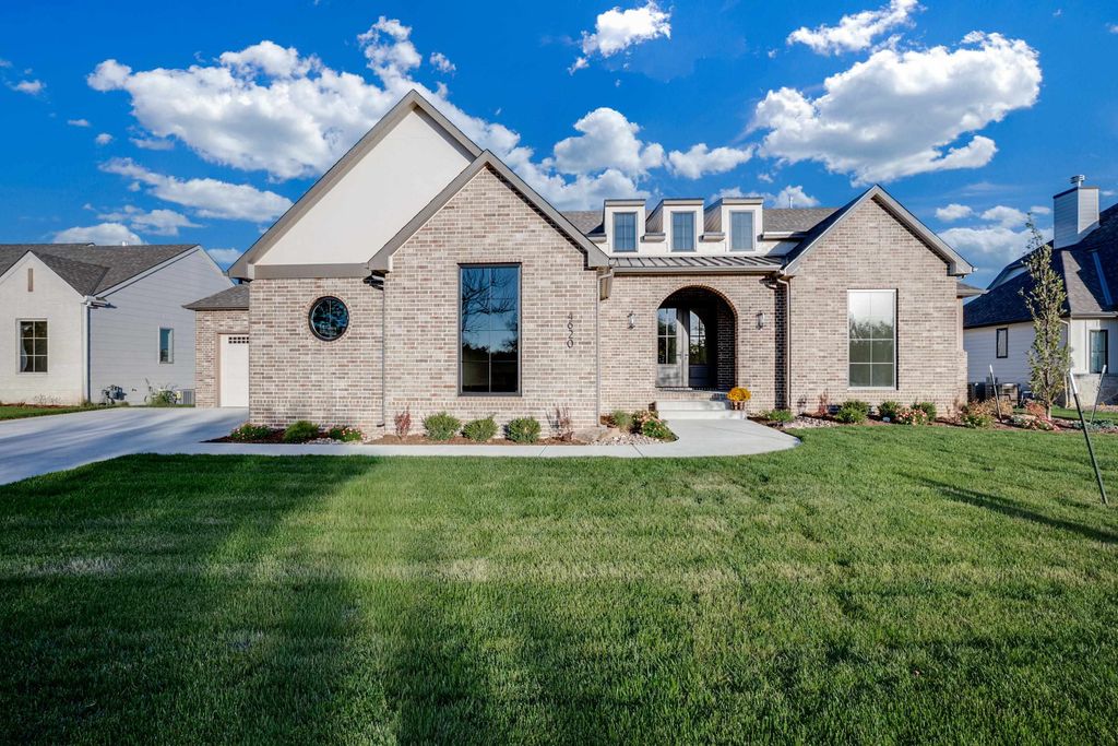 4620 N Ridge Port St., Wichita, KS 67205