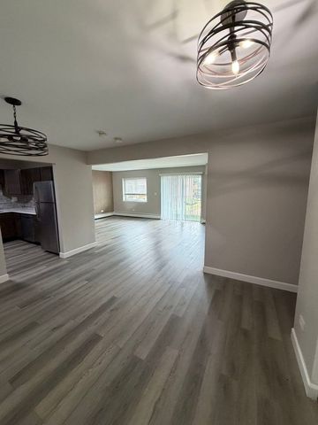 445 S Cleveland Avenue 204, Arlington Heights, IL 60005