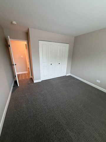 445 S Cleveland Avenue 204, Arlington Heights, IL 60005
