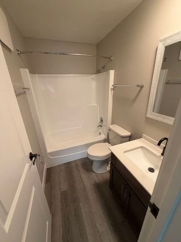 445 S Cleveland Avenue 204, Arlington Heights, IL 60005
