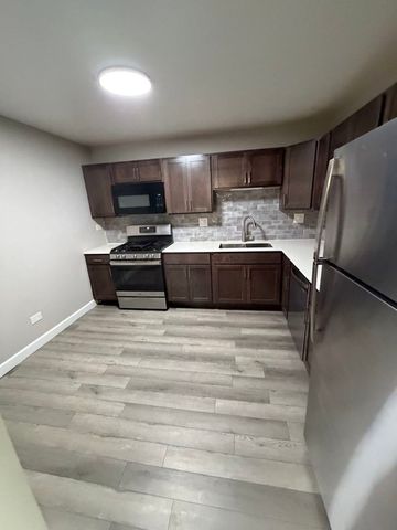 445 S Cleveland Avenue 204, Arlington Heights, IL 60005