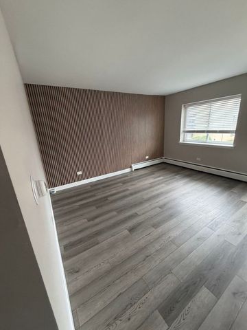 445 S Cleveland Avenue 204, Arlington Heights, IL 60005