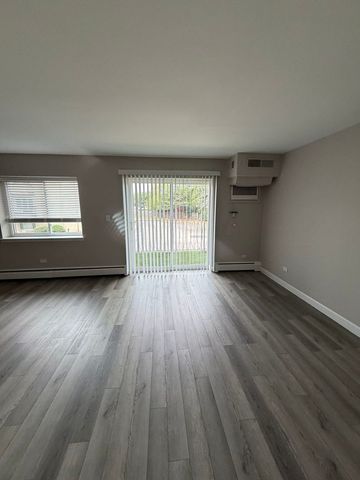 445 S Cleveland Avenue 204, Arlington Heights, IL 60005