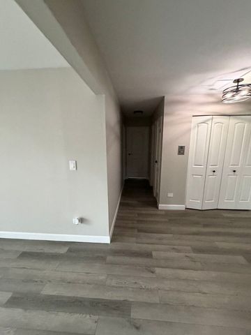 445 S Cleveland Avenue 204, Arlington Heights, IL 60005